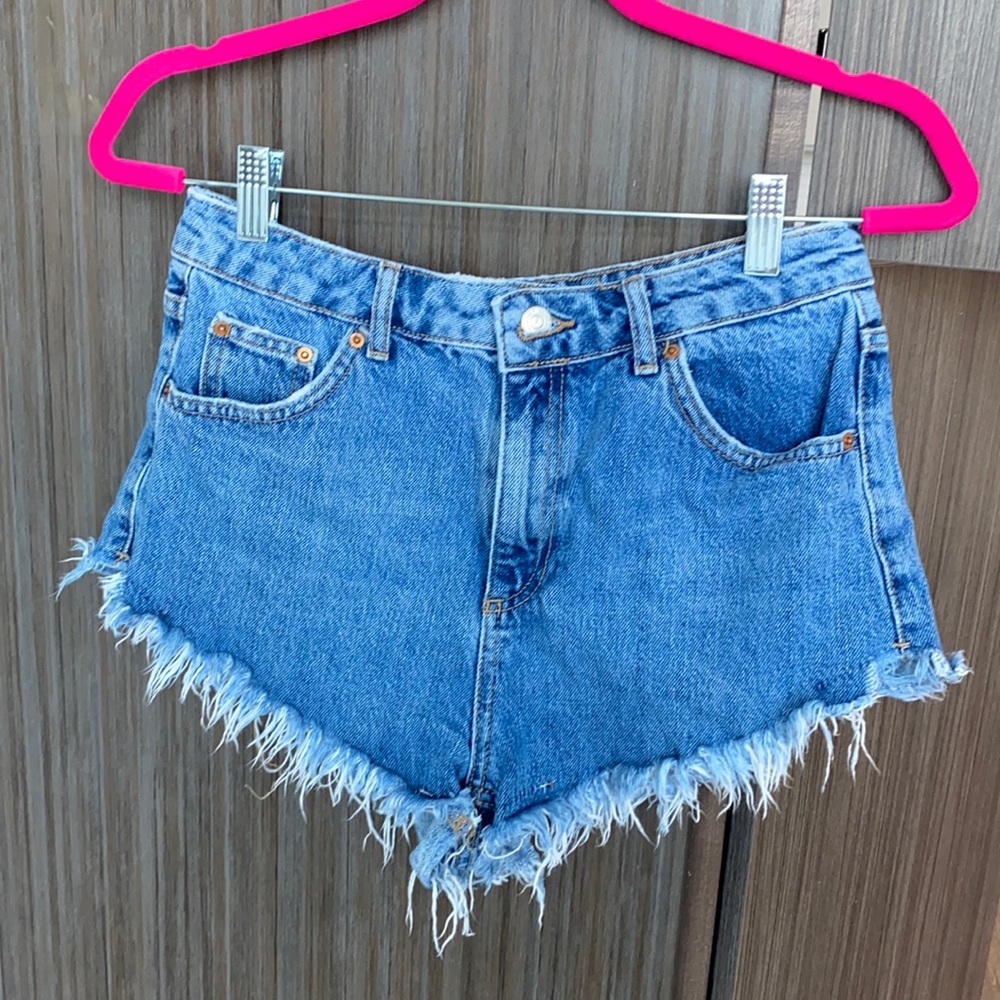 ALL OFFERS ACCEPTED! Top shop Kiri short